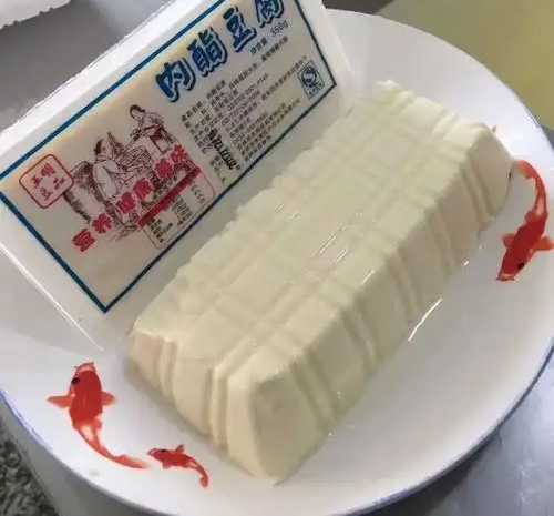 智能包裝新篇章:全自動內酯豆腐灌裝封口機的革命性突破